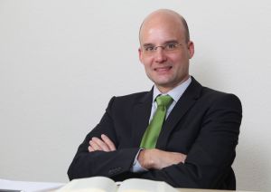 Dipl.-Kfm. Erik Schneider Dipl.-Kfm. Erik Schneider